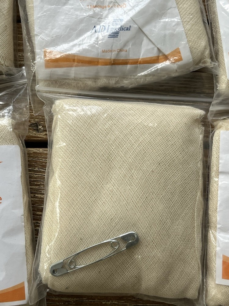 TRIANGULAR TRAUMA BANDAGE CRAVAT LOT OF 8