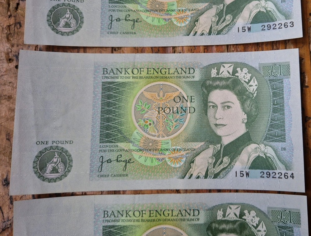 UK One Pound Note Jo Page X 3 Consecutive Numbers