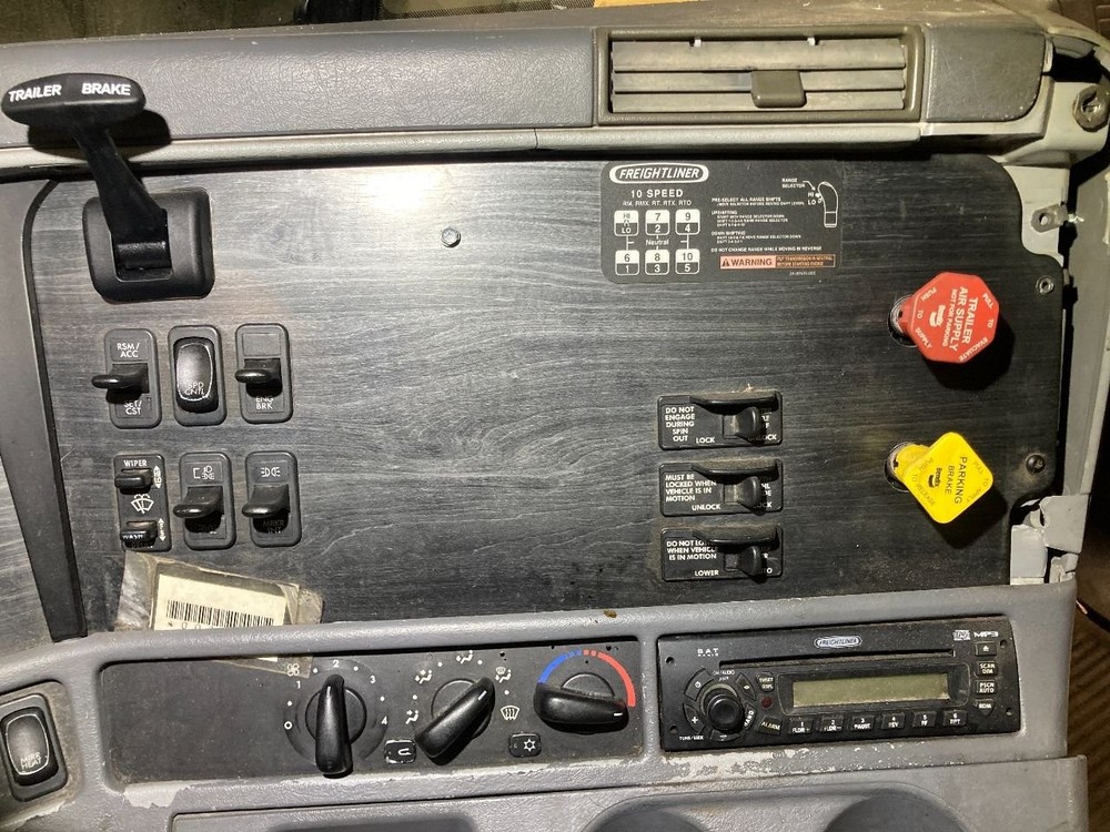 Freightliner COLUMBIA 120 SWITCH Dash Panel - Used