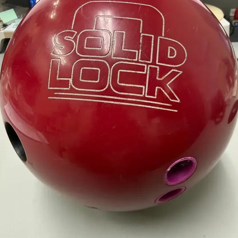 Storm Solid Lock 15lb Bowling Ball - Lightly Used