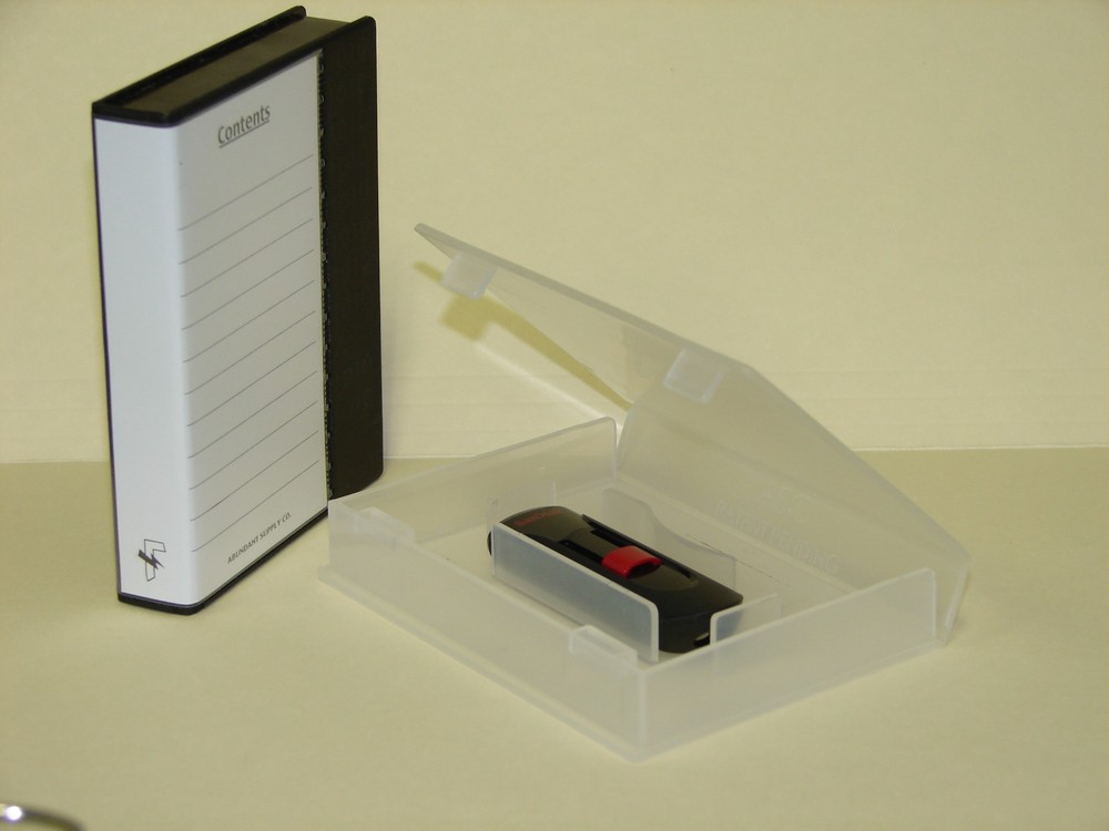 Thumb / Flash / Jump / USB drive case (red 4-pack)