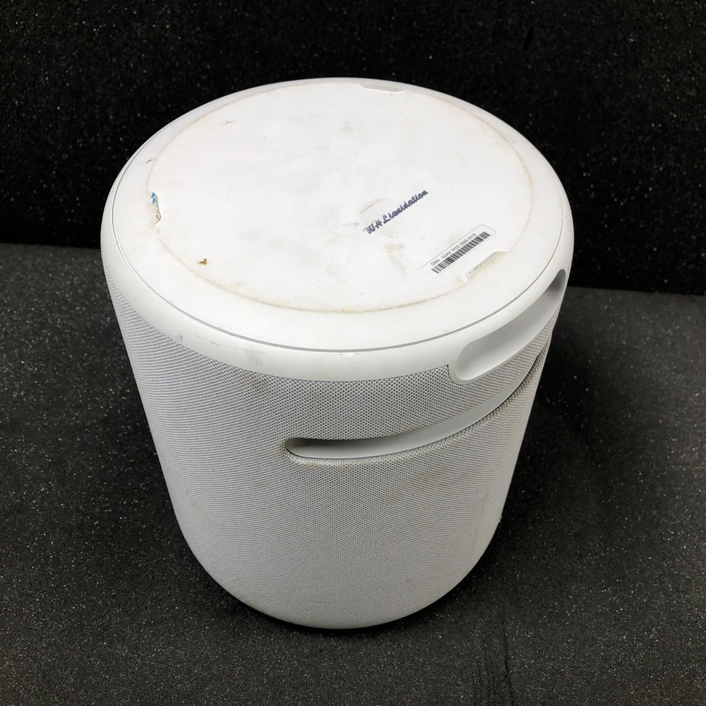 READ Amazon Echo Studio Smart Home Speaker With Alexa White O2T2V3 ISSUE
