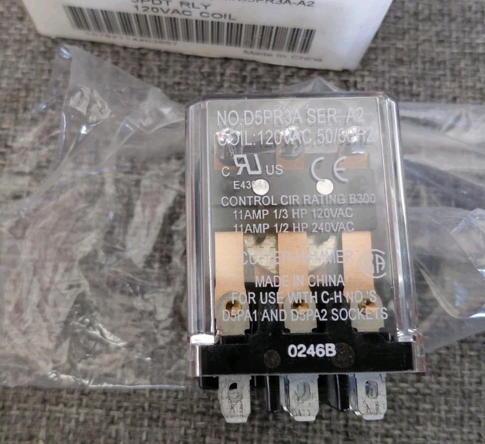 Cutler-Hammer D5PR3A Plug-In Socket Relay 120V