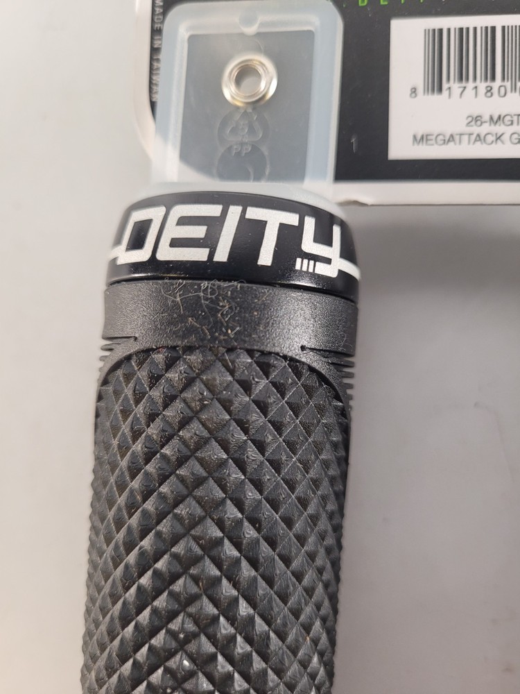 Deity Megattack Grips 140mm Black Pair 26-MGTK-BK