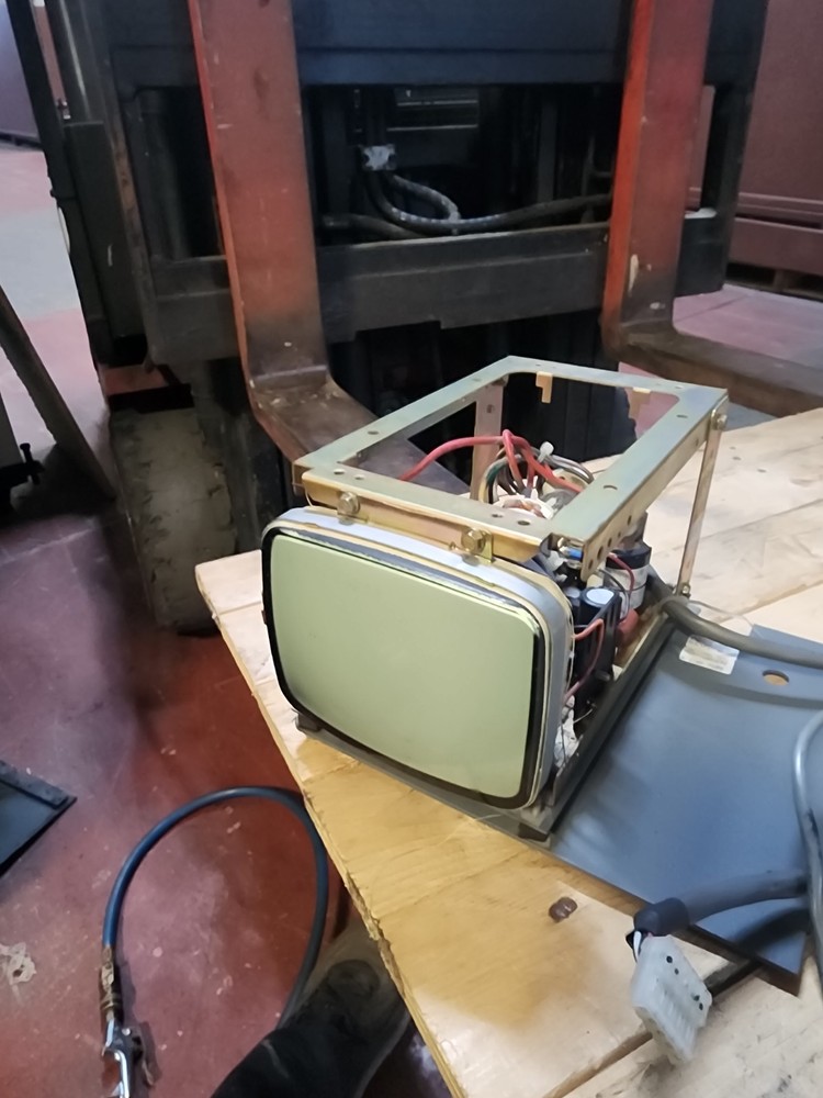 Challenge 305 CRT Screen