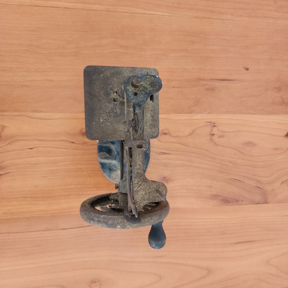 Vintage Miniature SINGER SEWING machine As Is