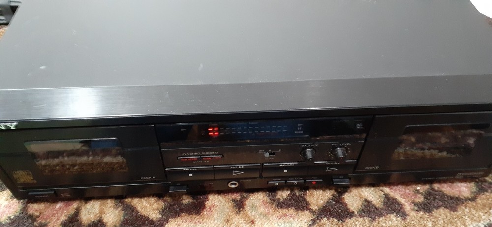 Sony TC-W411 Cassette Deck Powers On