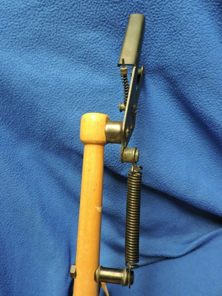 Vintage Skeet Thrower