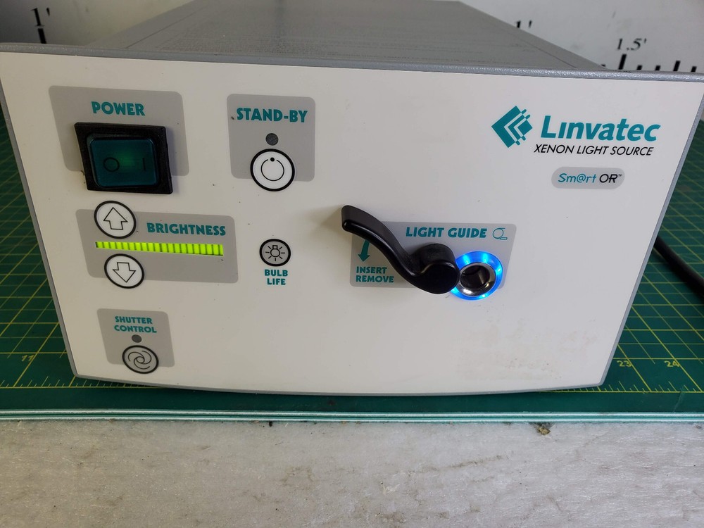 ConMed Linvatec Smart OR Xenon Light Source LS7500