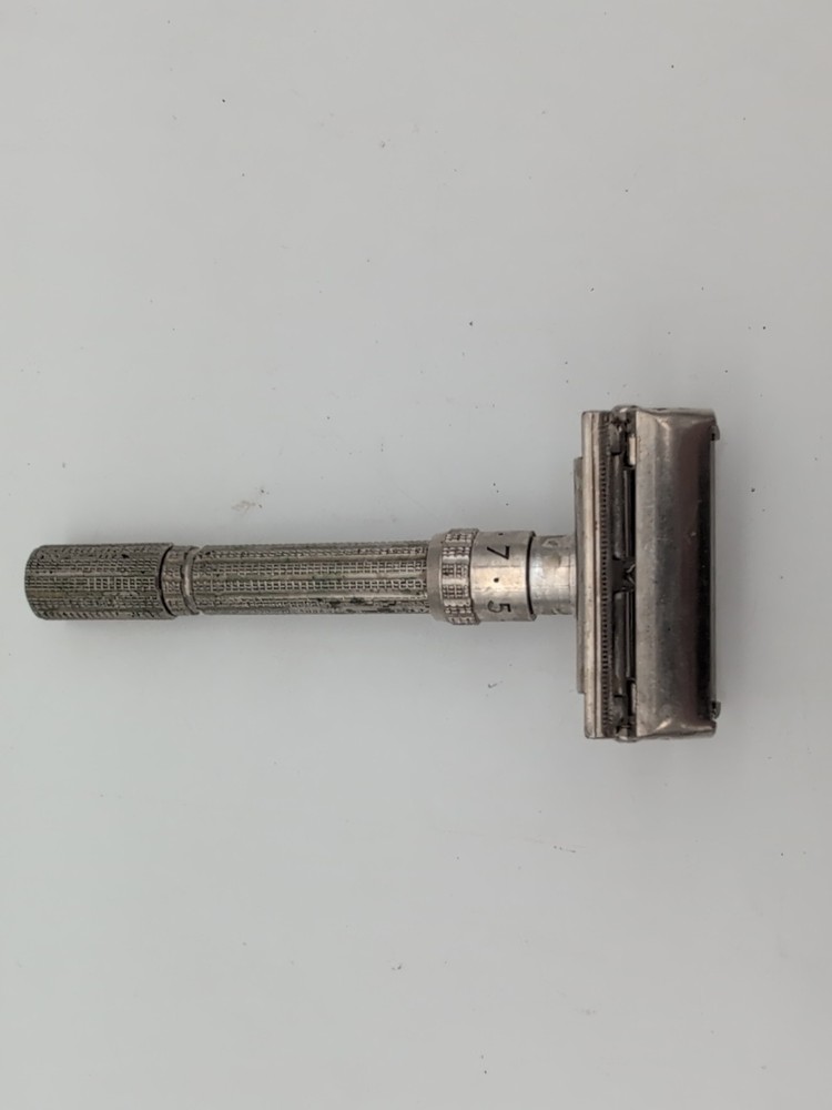 Vintage Fat Boy Adjustable 1-9 Safety Razor With Blade