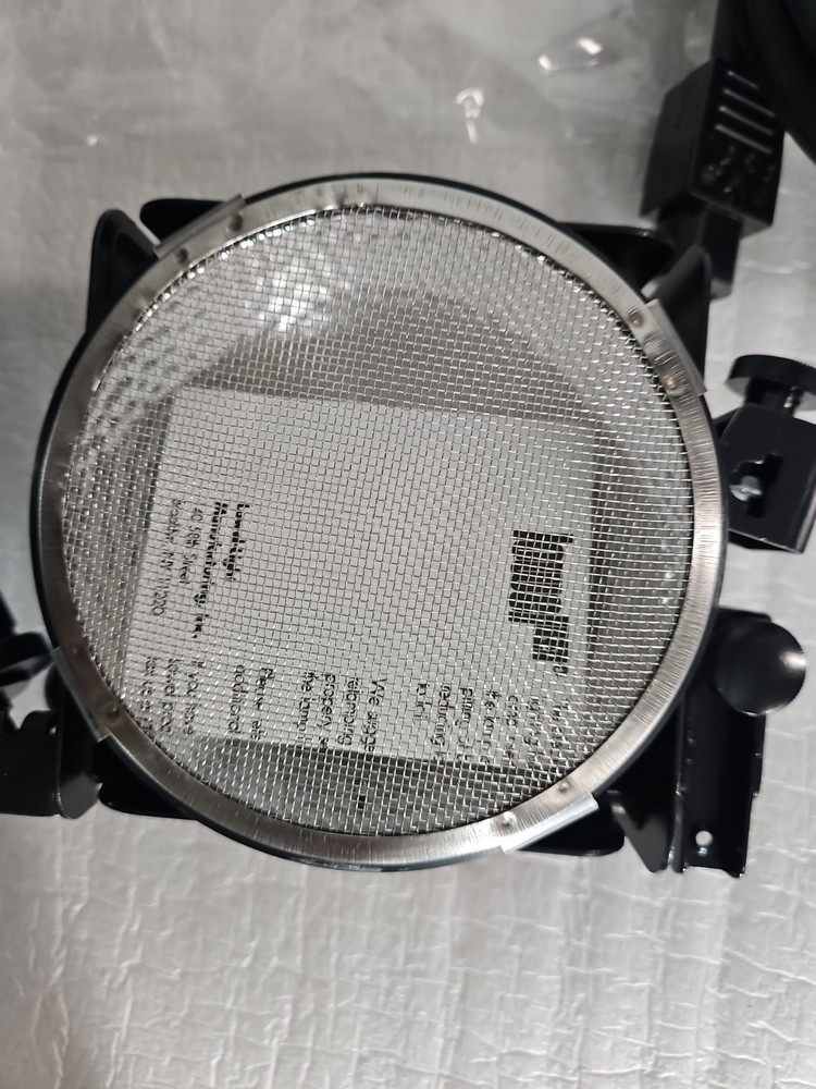 New lowel omni light W/ Cable