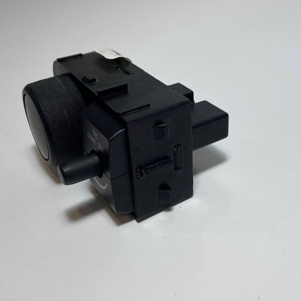 Headlight switch 12-14 SIERRA SILVERADO (non fog light style) (E268)