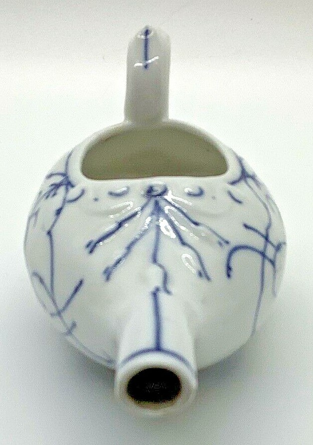 Vintage Small Porcelain Invalid Feeder - Blue Onion Pattern (472)