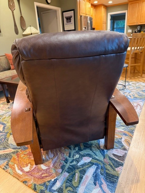 Stickley Bustle Back Bow Arm Morris Recliner. Solid oak/leather.