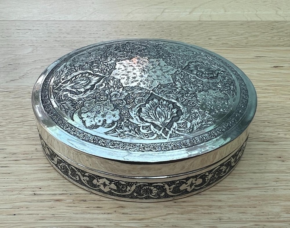 Fine .840 Solid Silver Middle Eastern Circular Snuff or Table Box.