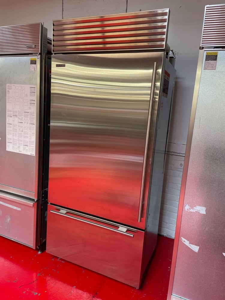 36” Subzero Refrigerator Bottom Freezer BI36USTHLH (Used 2020)