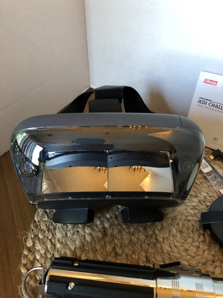 Star Wars Jedi Challenges VR Headset, Lightsaber, Controller & Tracking