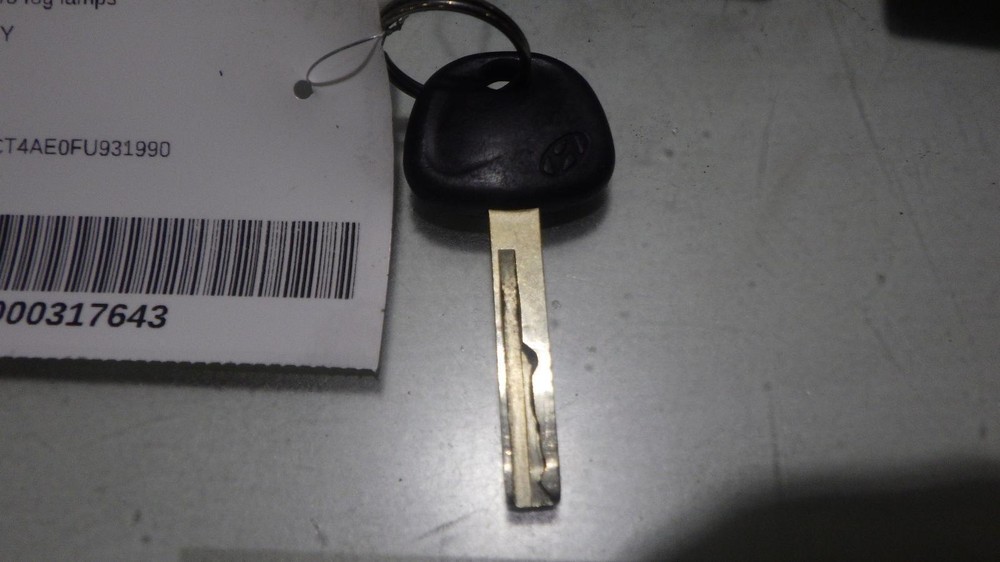 15 HYUNDAI ACCENT Ignition W/Key