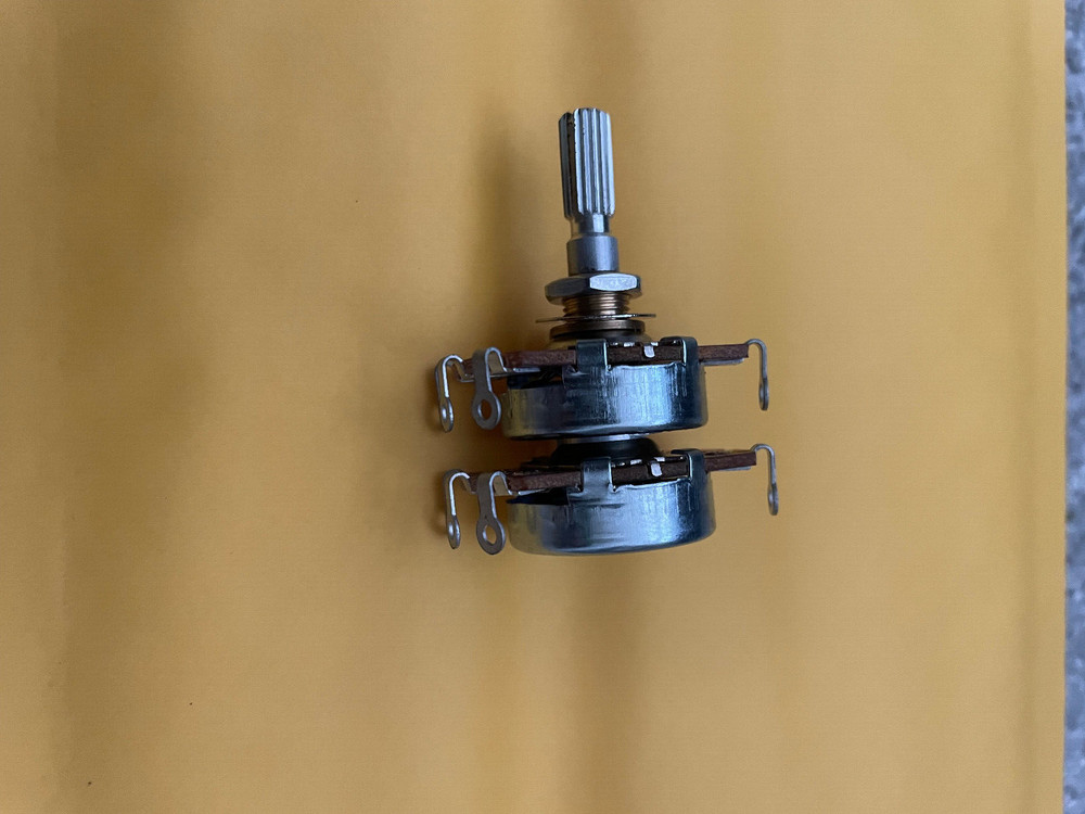 Vintage Marantz 2270 receiver  volume pot .