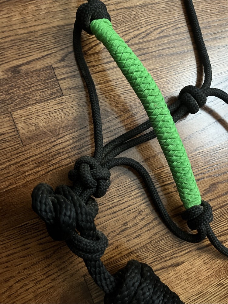 Mustang Solid Nose Rope Halter- Lime Green- Average Horse Size