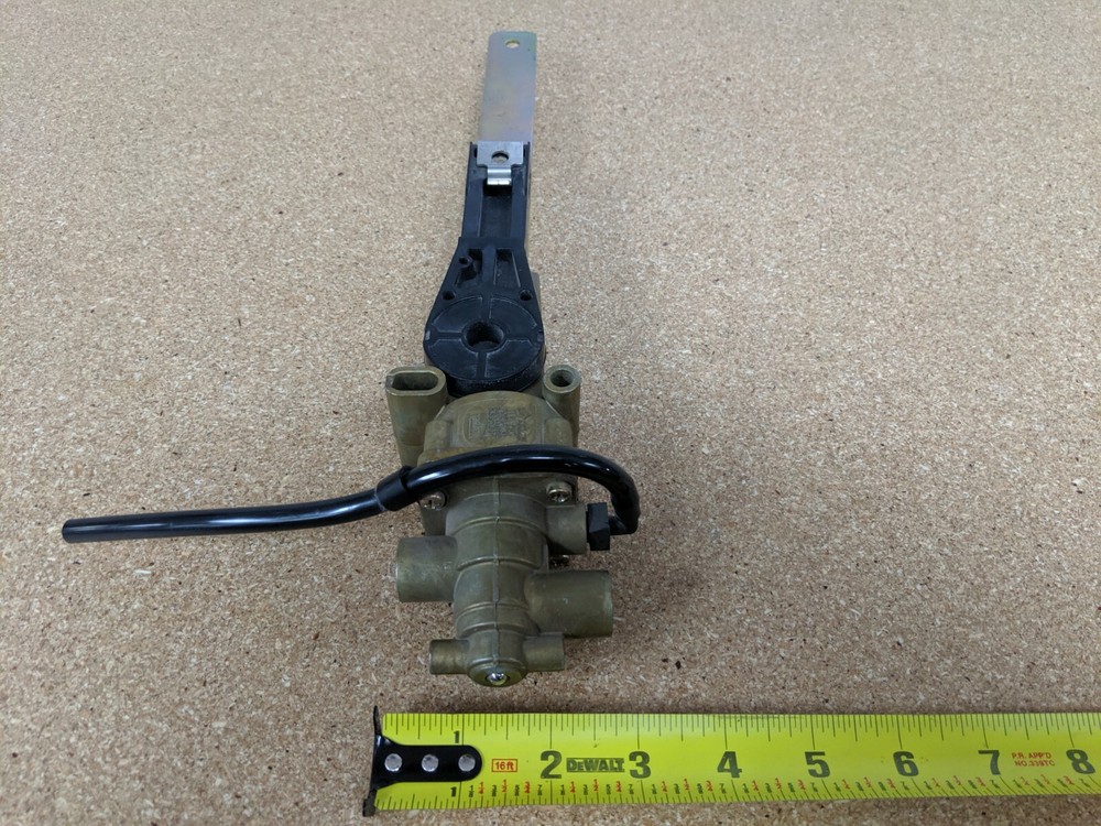 Height Control Valve# Hadley H00500CF Hendrickson 59899-000