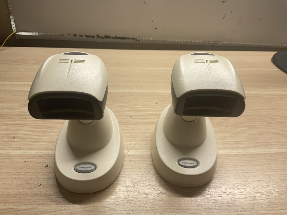 2 / Xenon Model: 1902) Handheld Barcode Scanners / 2 BASES / JUA686