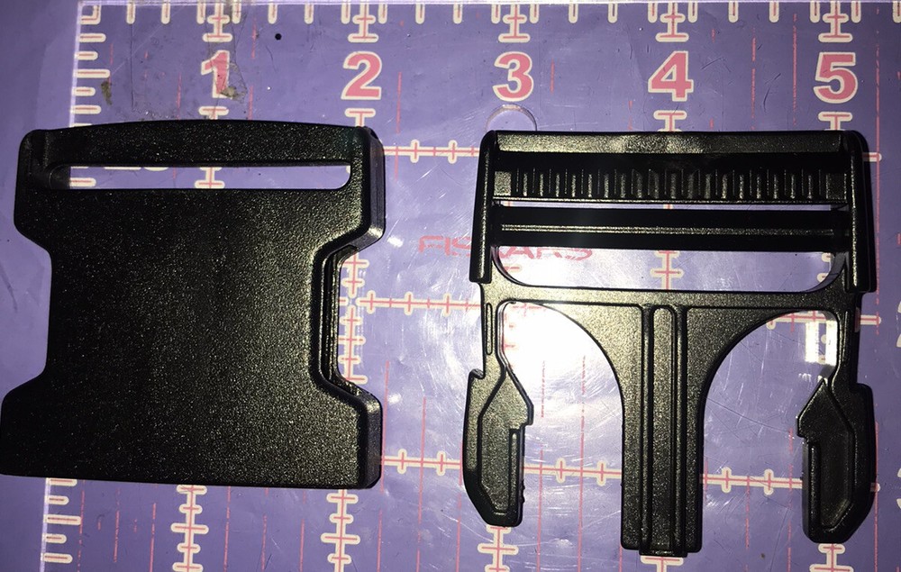 Large, 2” plastic heavy duty, quick connect/release buckle. 2 buckles per pack.