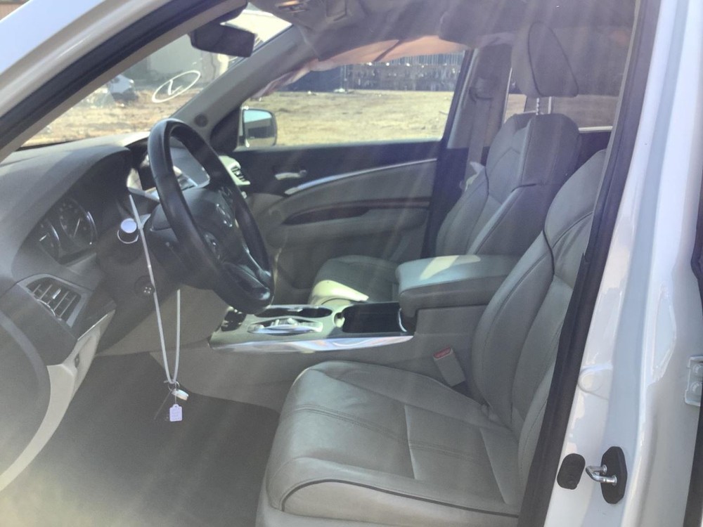 MDX 2017 Glove Box 4693162