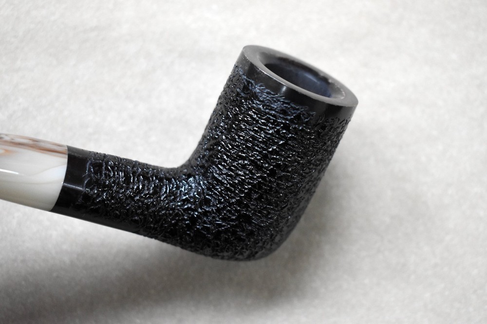 Moretti Pipe Black Rusticated Freehand
