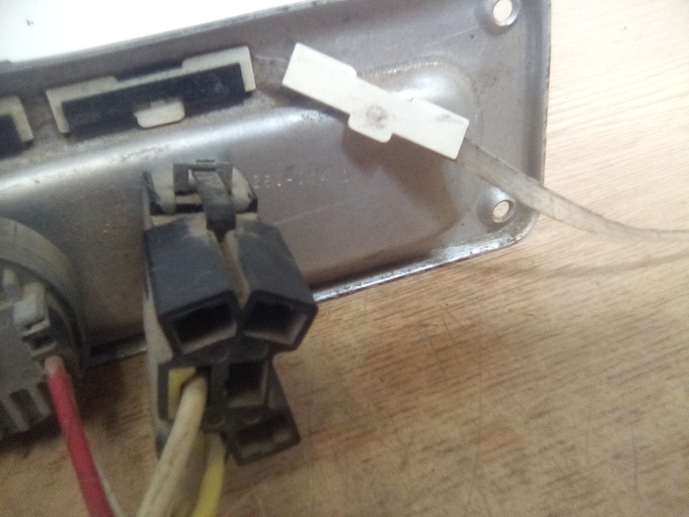 1994 Freightliner FLD 22-25266-004 Dash Switch Panel