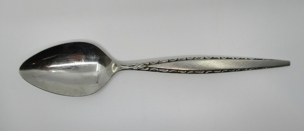 ONEIDA STAINLESS VENETIA SERVING SPOON - 8 5/8"- 03F