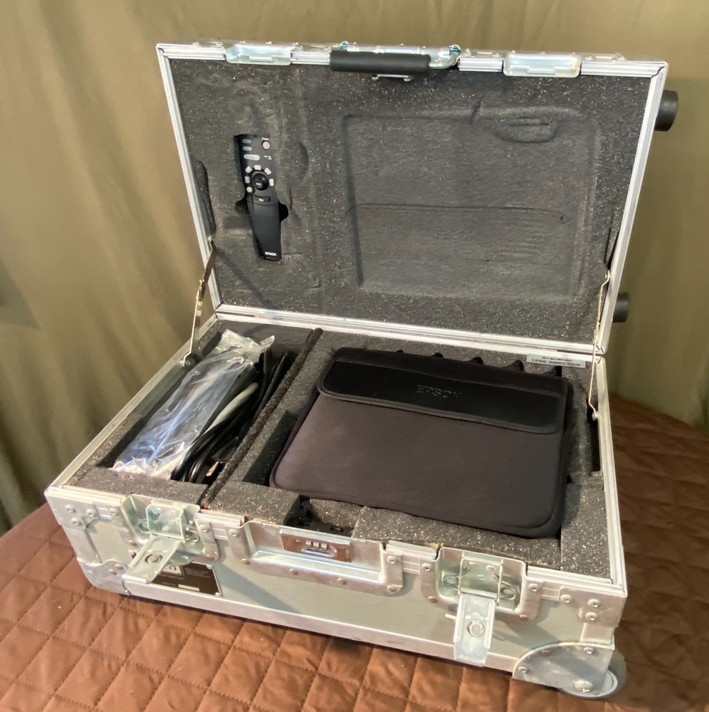 Jelco ATA Rolling Equipment Case w/ Telescoping Handle + Epson Projector Tested