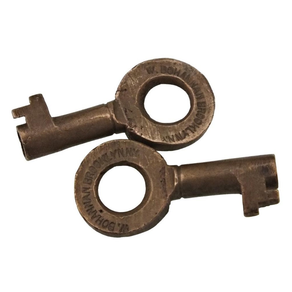 W. BOHANNAN SMALL TINY Brass Keys x 2 - Under 1" - Brooklyn, NY - ref.k67