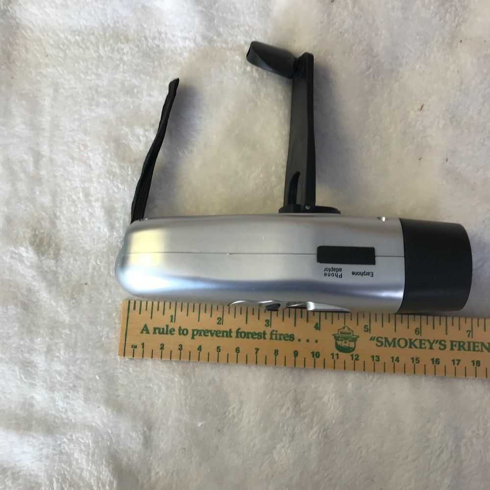 avon hand crank multi task tool - 2007 - voltage output 6v