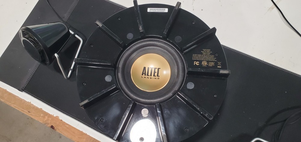 Altec Lansing FX3021 Expressionist Plus 2.1 Computer Speakers Black