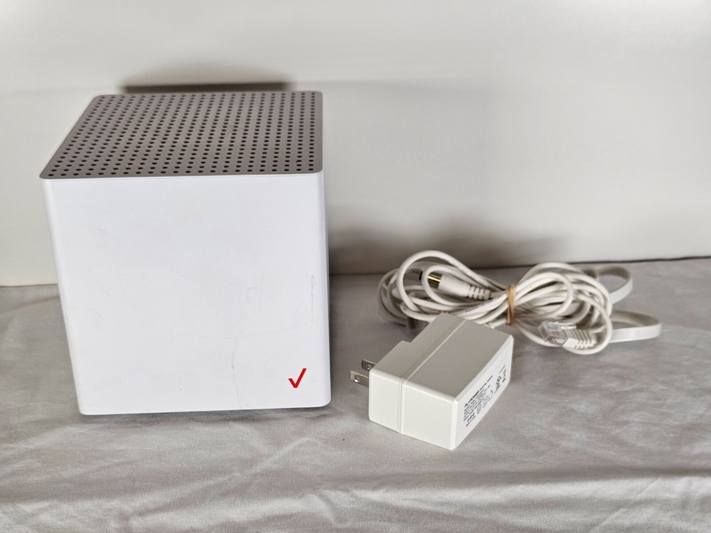 Verizon CZ 3D76 White Internet Gateway Wireless Modem Router