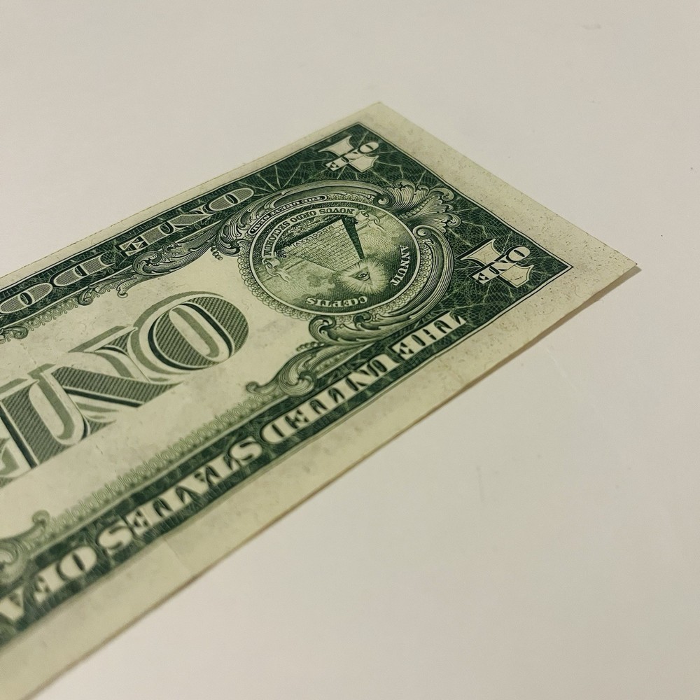 1935-D $1 Silver Certificate Blue Seal Off Center Mis-Cut Error Note