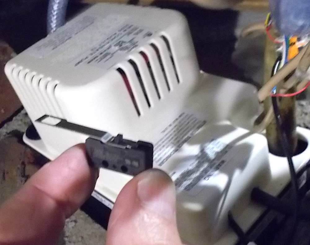 Condensate Pump Switch Zingear G606 or 83133169