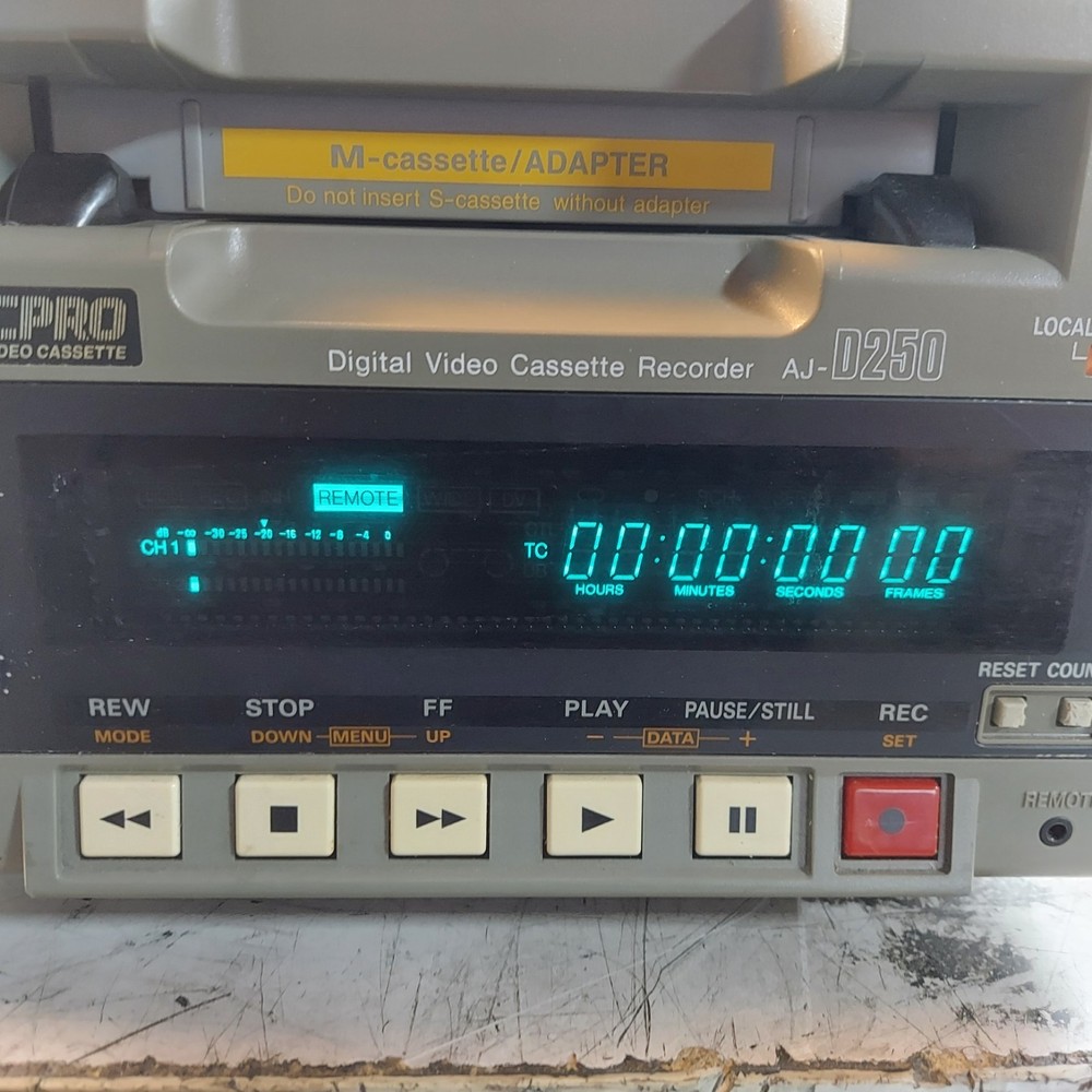 Panasonic AJ-D250P Digital Video Cassette Editor