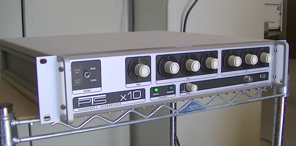 PTS FREQUENCY SYNTHESIZER X10 model X10 M3NIG