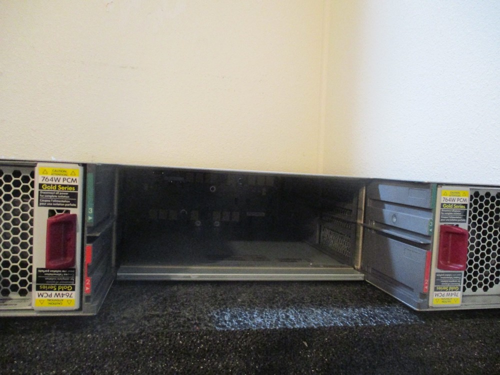 HP 3PAR 8450 NO Controller 2 x POWER SUPPLY storage array