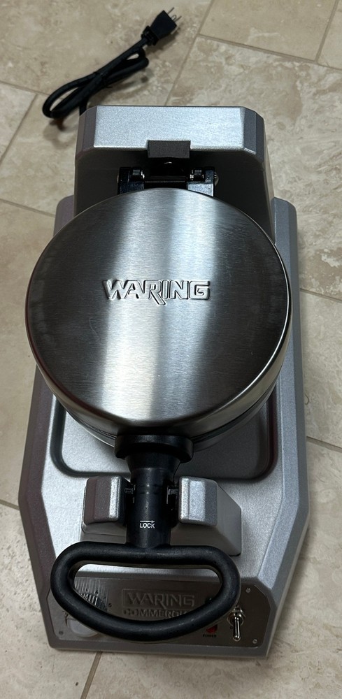 Waring Single Classic Waffle Iron WWD180