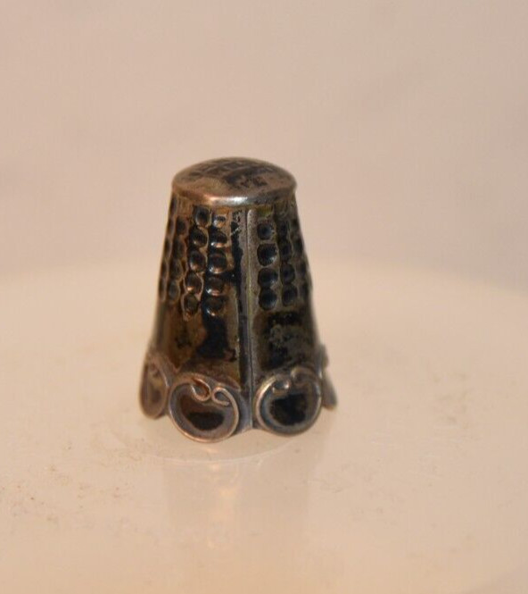 Vintage Silver STERLING Applied Design 1.39 Grams THIMBLE