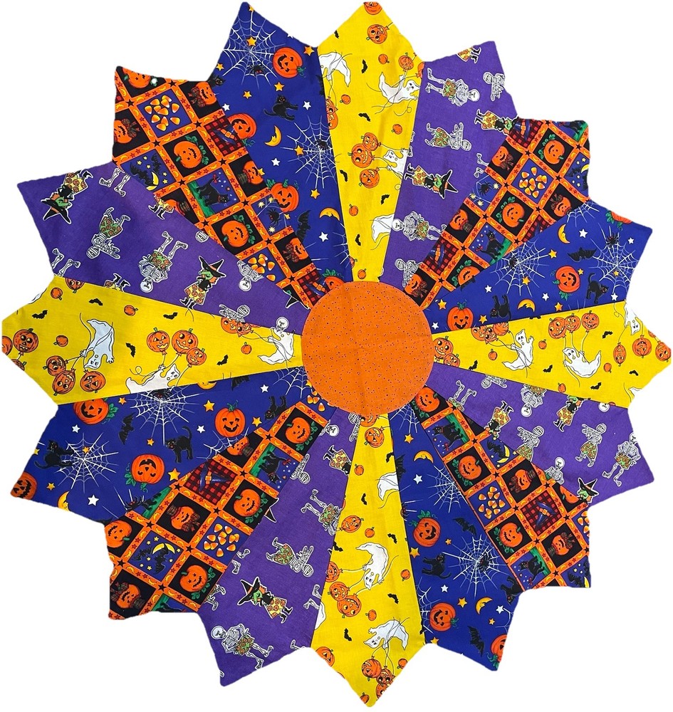 Halloween Dresden Plate Table Topper, Quilted Fall Candle Mat, Fall Decor