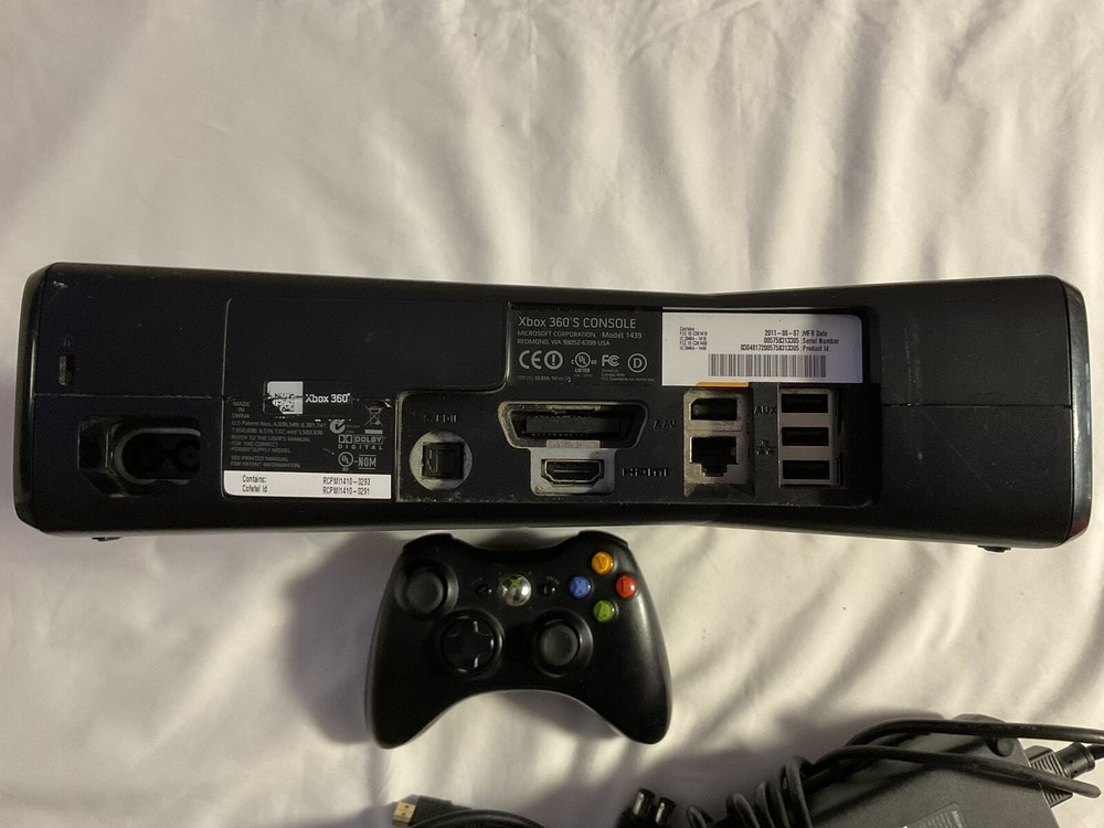 Microsoft XBOX 360 Console Controller NOT TESTED