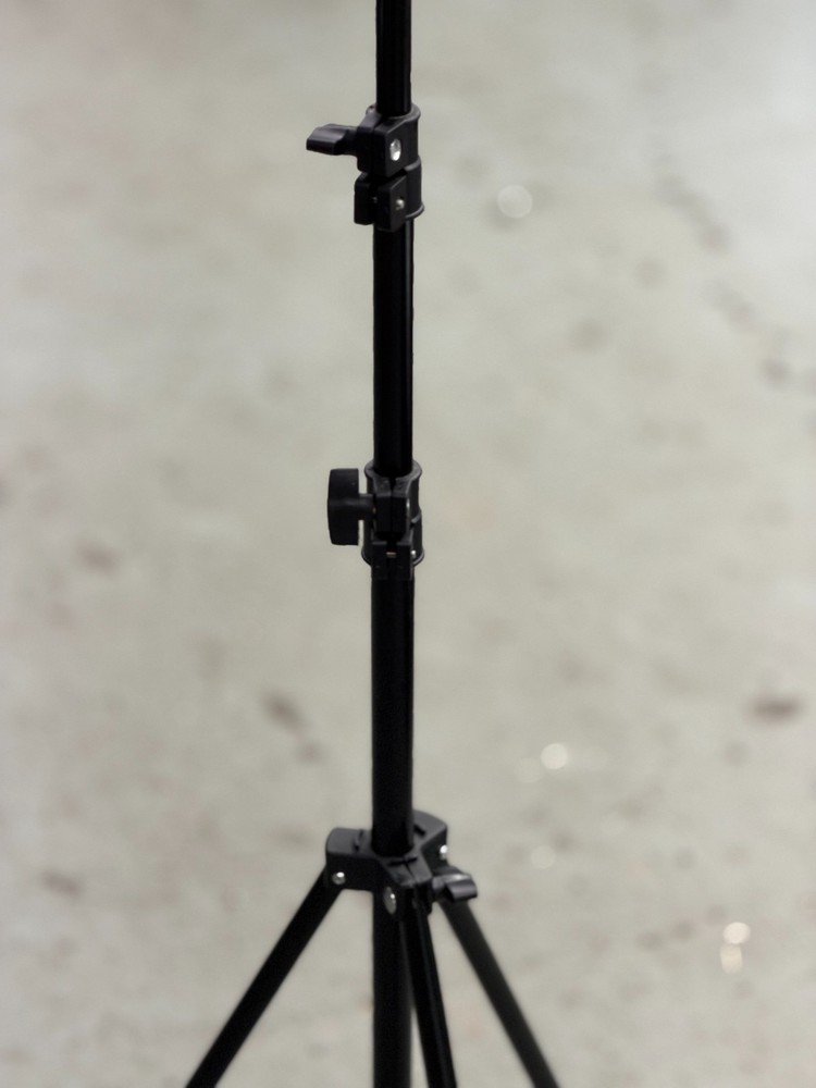 Air-Cushioned Light Stand