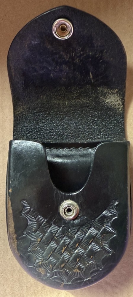 DutyMan 8121 Leather Handcuff Pouch