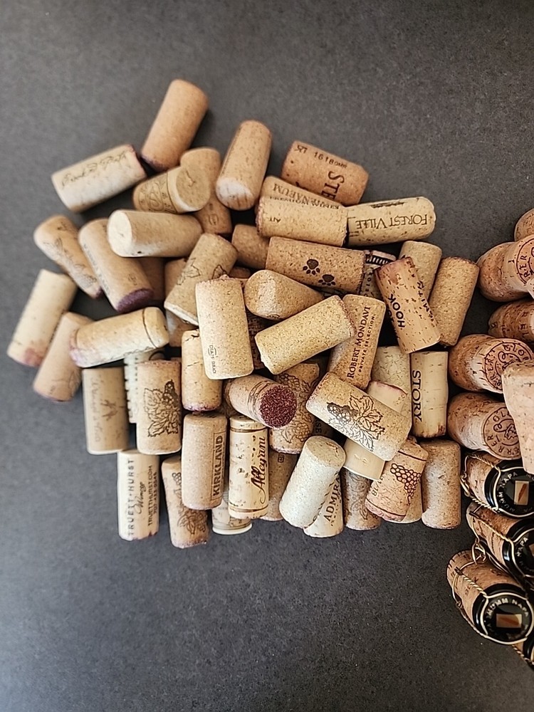 Cork Bottle Stoppers, Used, 100pcs, For Projects, Arts, Different Sizes