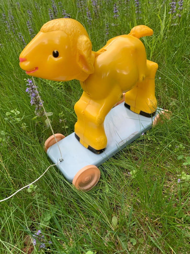 vintage lamb pull toy, hard plastic, 1950s Knickerbocker, head bobs