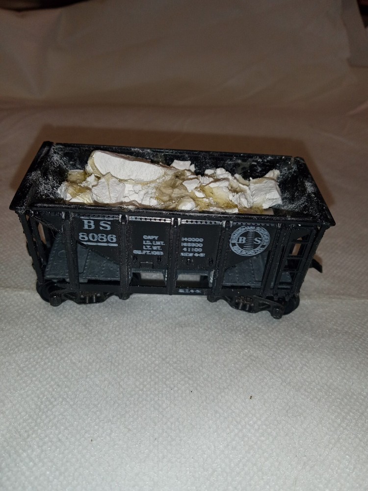 HO SCALE COLE TRAIN CAR  B S #6086 WITH LOAD